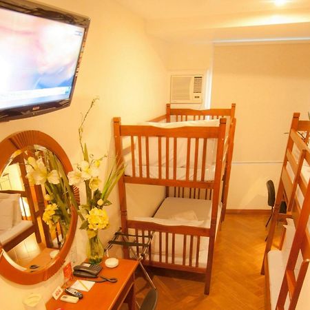 Townhouse Oak Avitel Hotel Near Osmena Highway, Pnr Pasay Station, Metro Manila Makati City Екстериор снимка