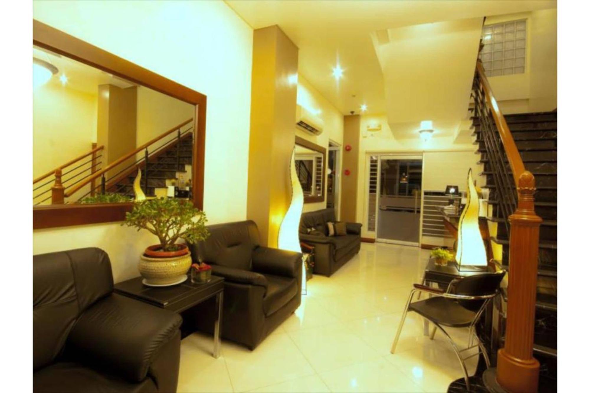 Townhouse Oak Avitel Hotel Near Osmena Highway, Pnr Pasay Station, Metro Manila Makati City Екстериор снимка