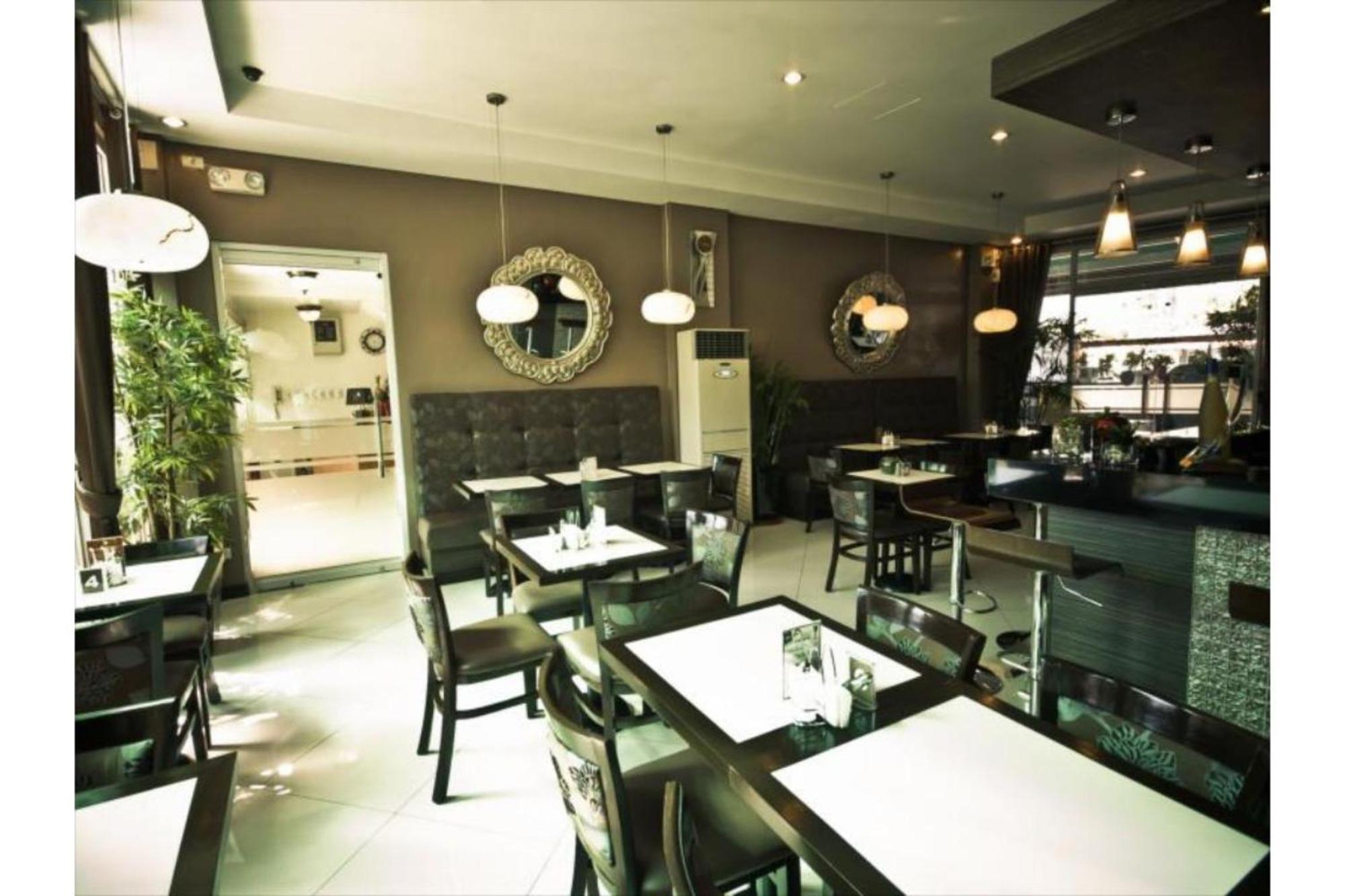 Townhouse Oak Avitel Hotel Near Osmena Highway, Pnr Pasay Station, Metro Manila Makati City Екстериор снимка