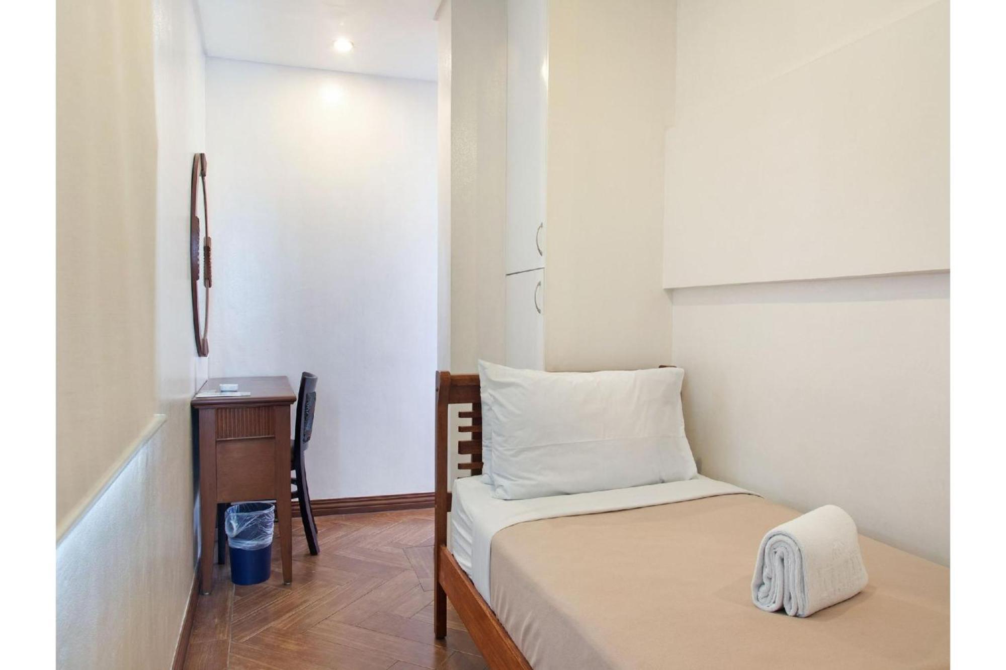 Townhouse Oak Avitel Hotel Near Osmena Highway, Pnr Pasay Station, Metro Manila Makati City Екстериор снимка