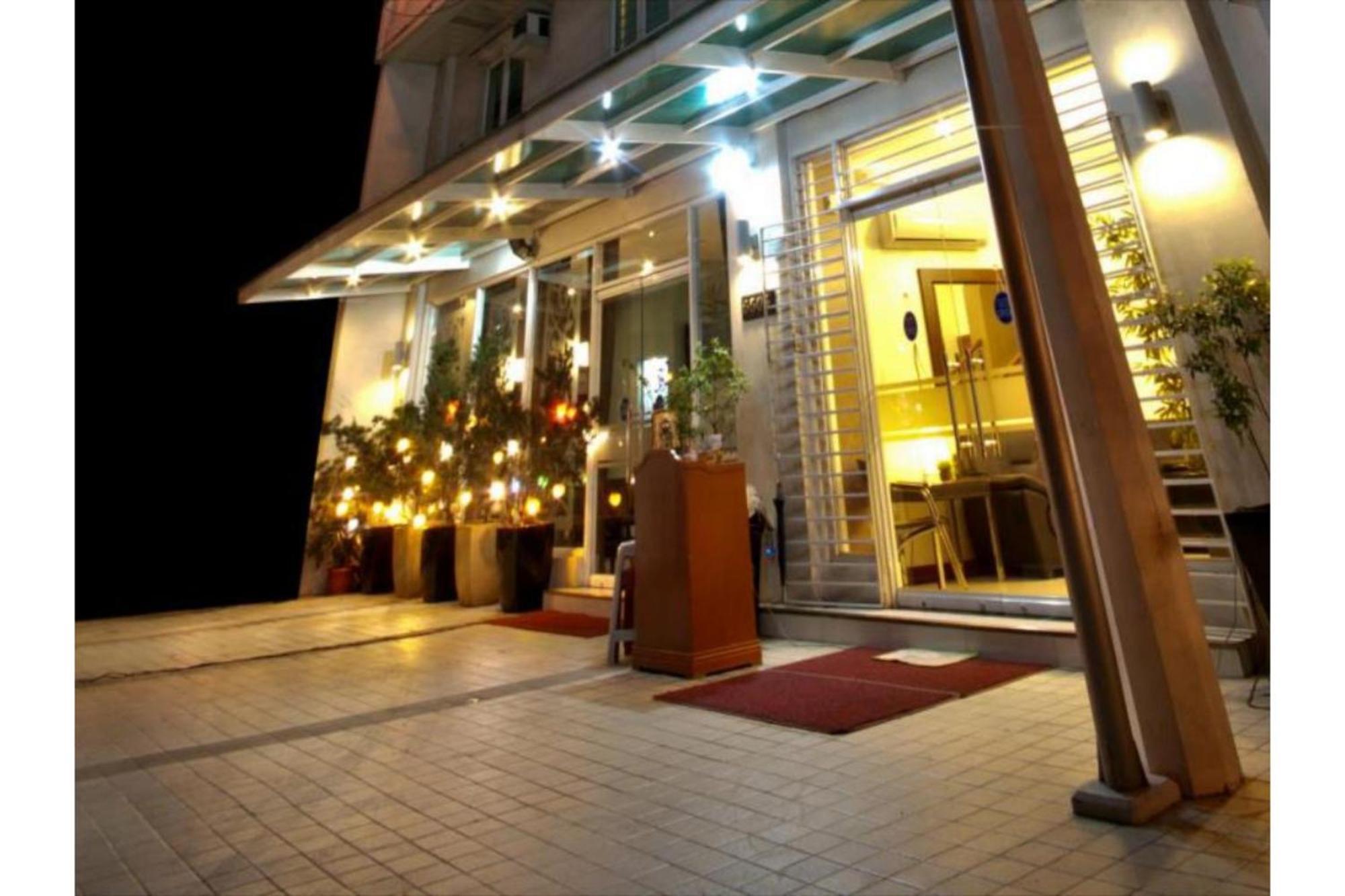 Townhouse Oak Avitel Hotel Near Osmena Highway, Pnr Pasay Station, Metro Manila Makati City Екстериор снимка